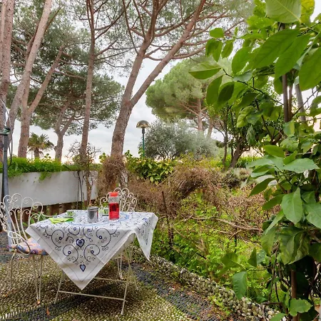 Сasa de vacaciones Cozy Holiday In With Swimming Pool